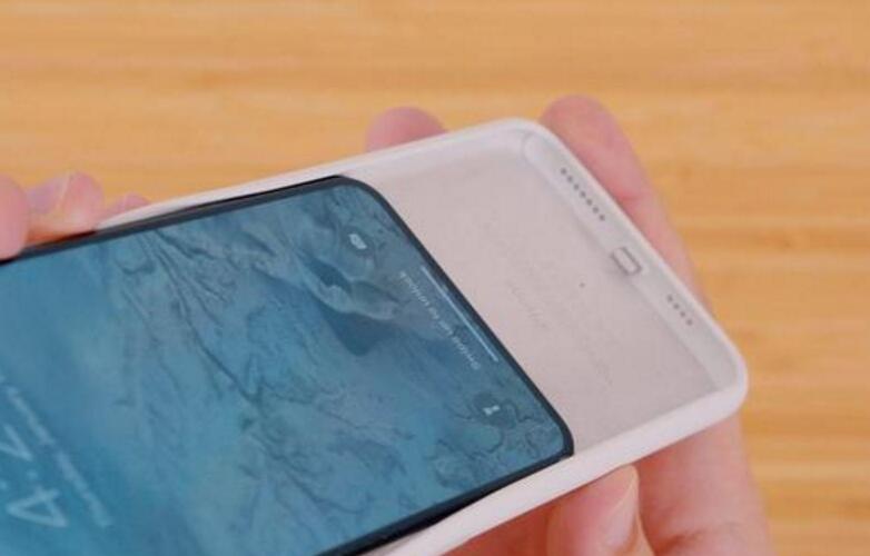 售价129美元的新iPhone智能充电壳 可增加50%的续航时间