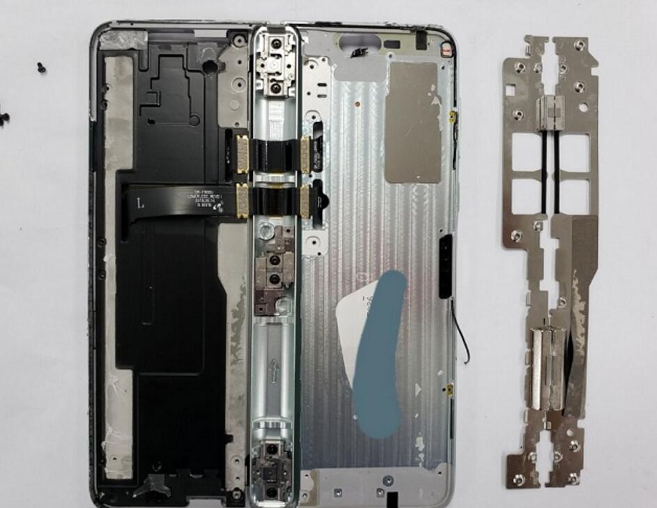 三星折叠屏手机Galaxy Fold或将推迟发售：已暂停员工培训