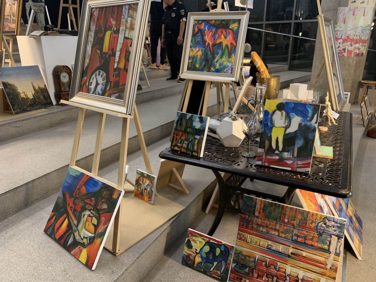 微软AI小冰举办首个画展《或然世界》