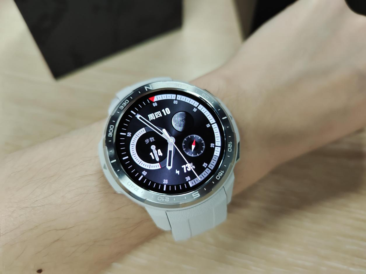 25天超长续航荣耀手表gspro上手体验