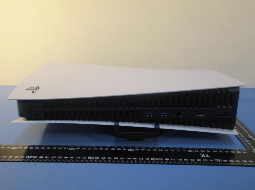 PS5|NCC曝光PS5主机、手柄、底座等实物图