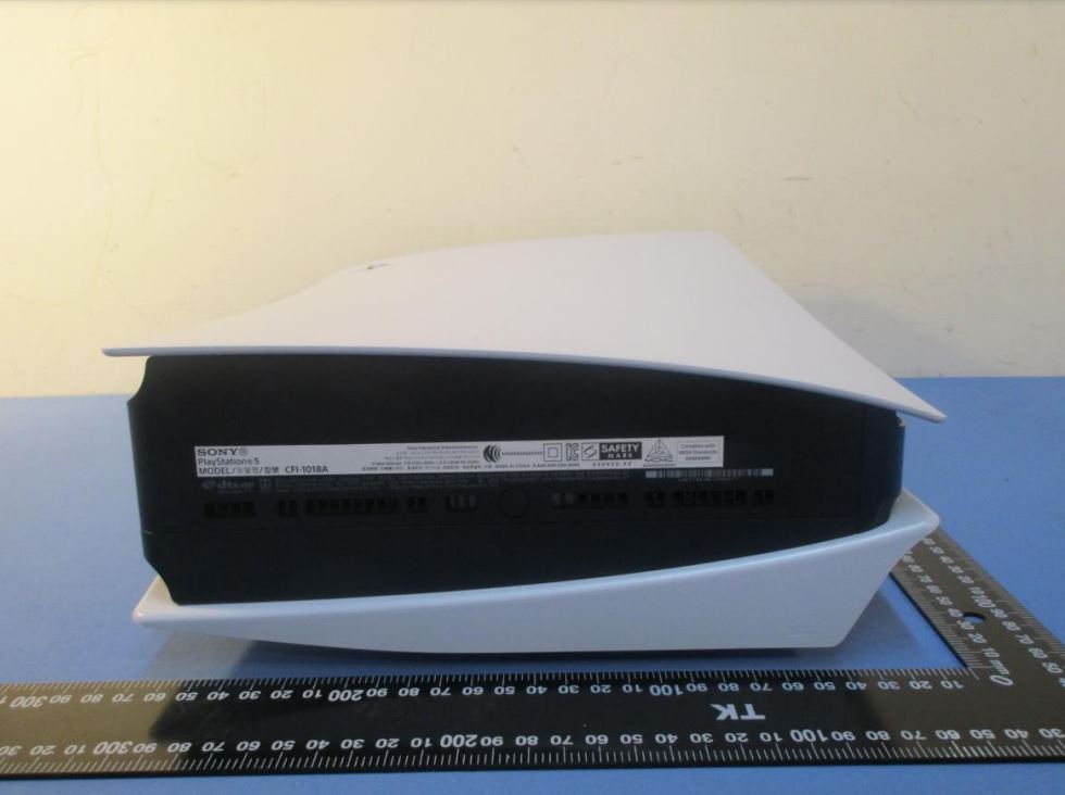 PS5|NCC曝光PS5主机、手柄、底座等实物图